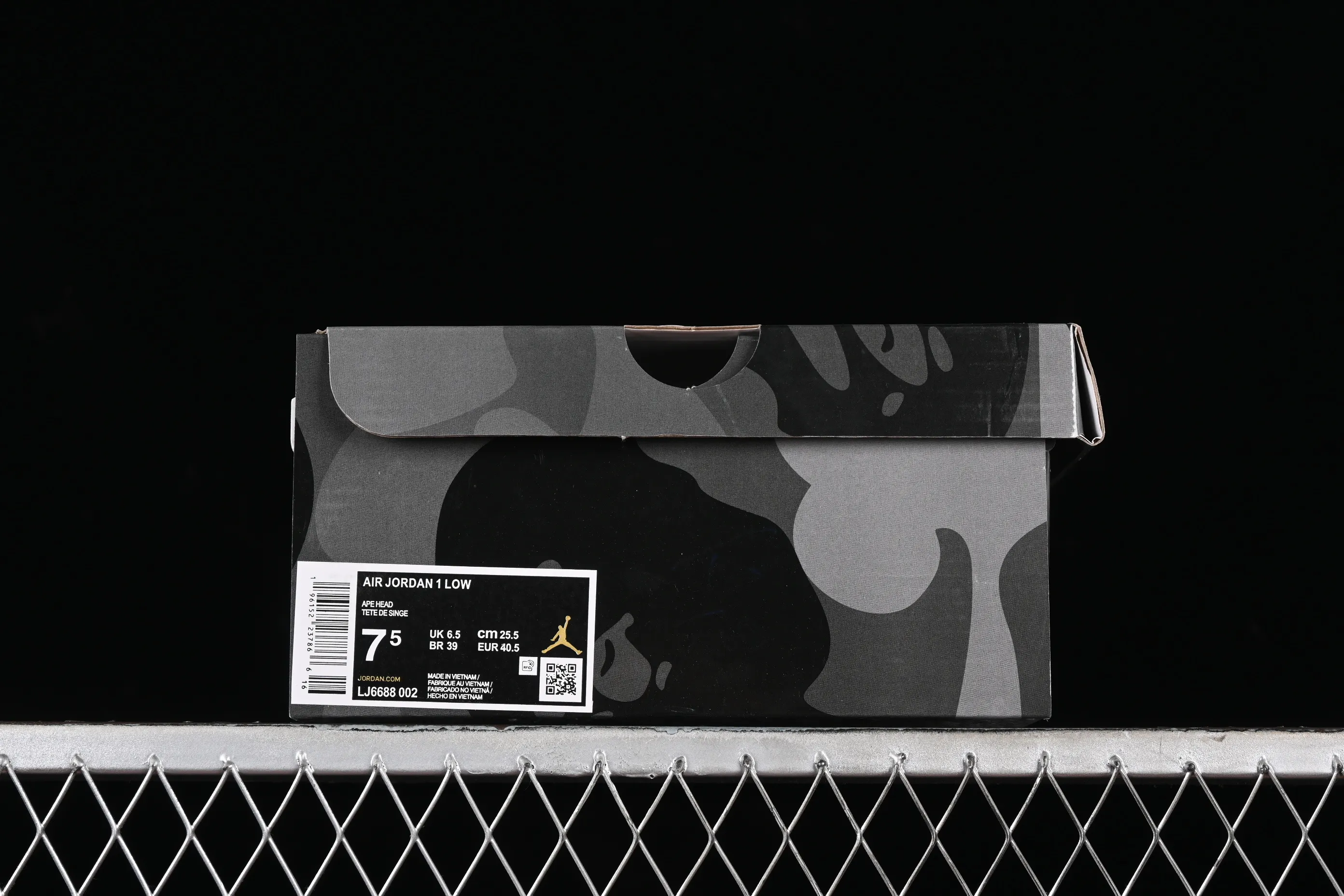 All categories Air Jordan Jordan series basketball shoes Air Jordan 1 Low High-end customized low-top sneakers Air Jordan 1 Low AJ1 Joe 1 Bape joint-Zhuba stitching High-end customized low-top basketball shoes LJ6688-002